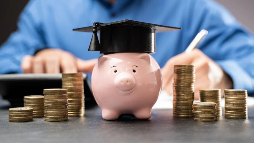 Anunț pentru învățători și profesorii de școală. Cursuri gratuite, cu 10 puncte de formare profesională