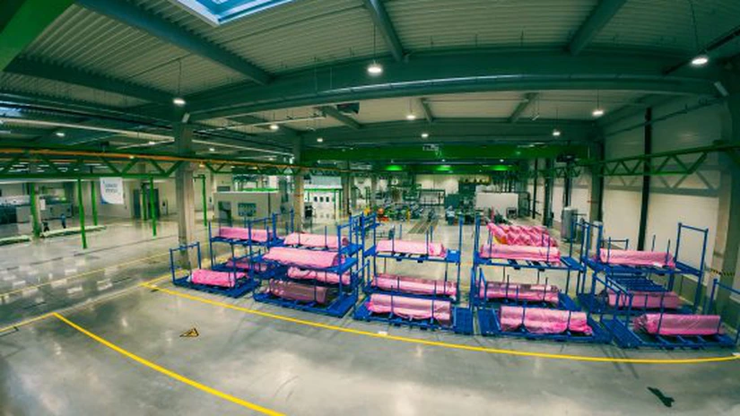 Gigantul aerospațial internațional Sonaca dublează capacitatea fabricii din România și face angajări. Românii fac piese pentru Airbus A320, cel mai vândut avion din lume VIDEO