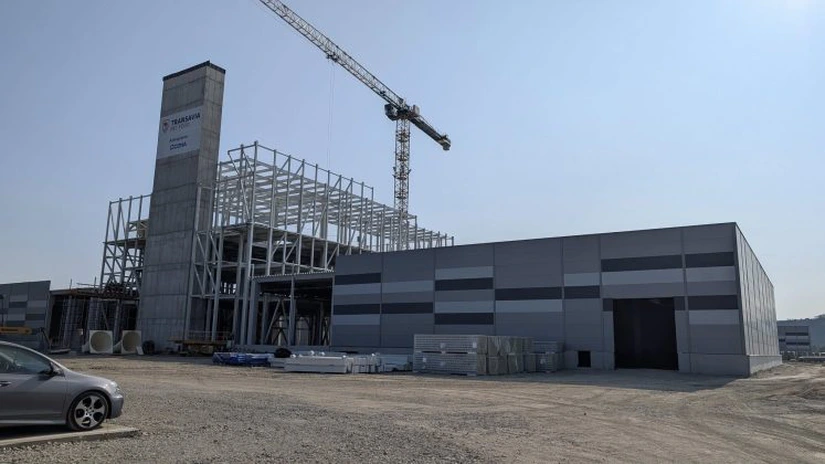 Crescătorul de păsări Transavia investeşte 150 de milioane de euro într-o fabrică de mâncare pentru animale „În comerţul modern 3% din hrana de pisici şi câini provine din România”