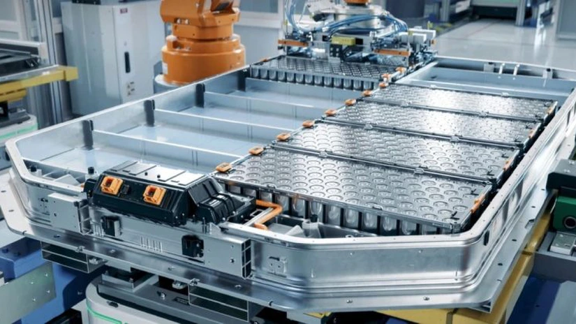 O filială a Geely dă în judecată firma producătoare de baterii Sunwoda