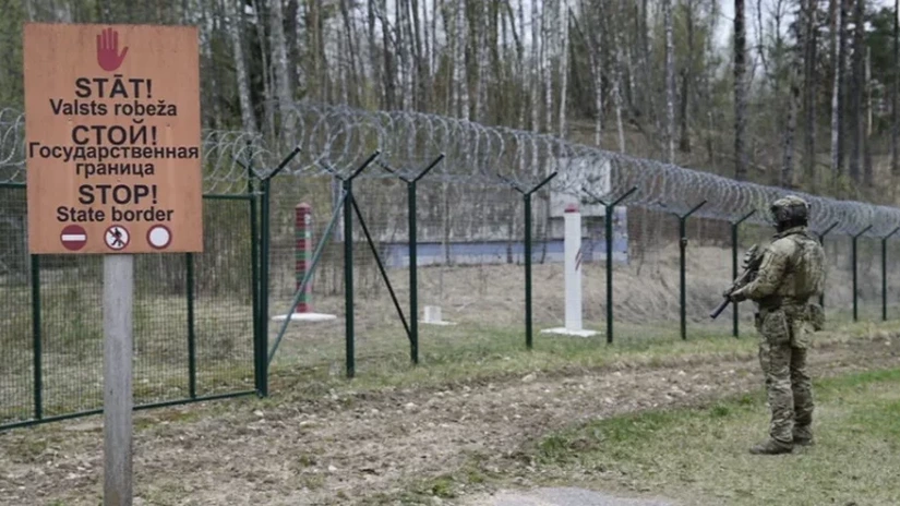 Letonia finalizează construcţia gardului de 280 de kilometri care o separă de Rusia