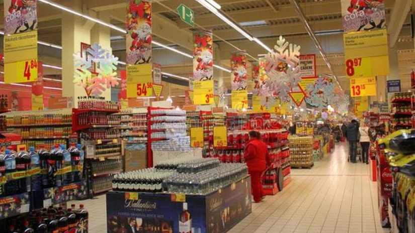 Aproape jumătate dintre români spun că vor cheltui mai puţin în perioada Sărbătorilor de iarnă - sondaj