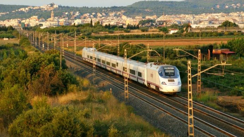 Abonament lunar de tren, cu călătorii nelimitate, la 60 de euro, în Spania