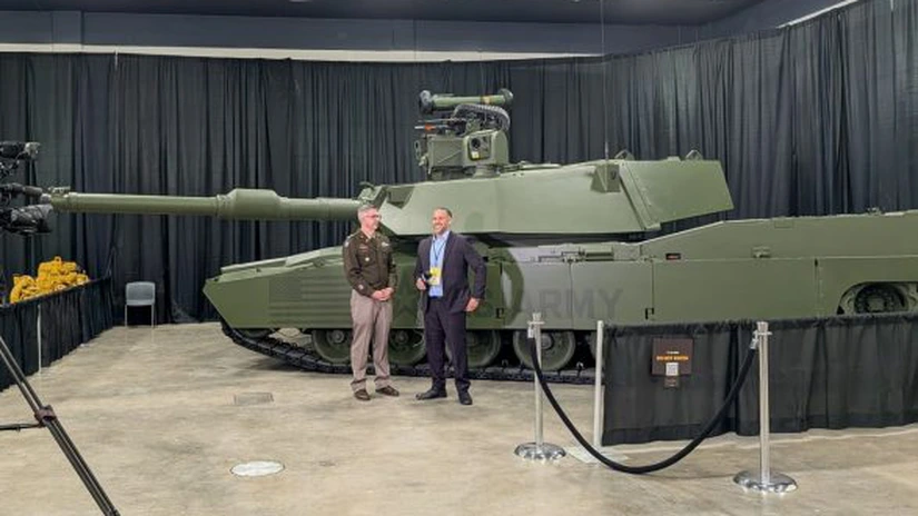 Cea mai nouă versiune a tancului Abrams, prezență neașteptată la o expoziție auto