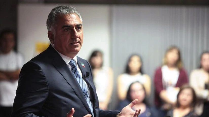 Reza Pahlavi, fiul fostului șah al Iranului, le cere protestatarilor să se pregătească pentru a prelua controlul asupra centrelor marilor orașe din țară