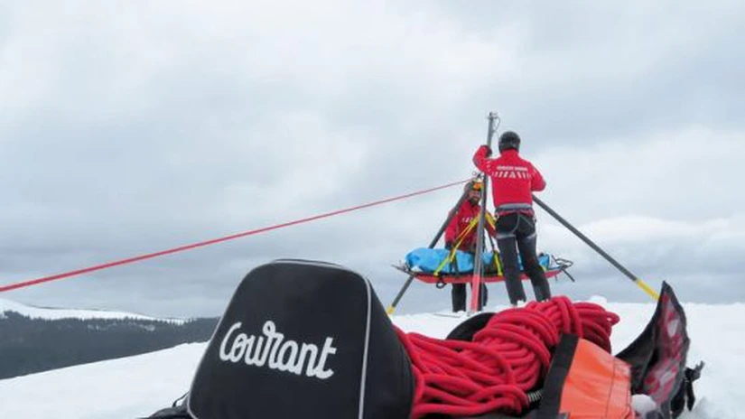 Angajații Salvamont au salvat 52 de persoane în ultimele 24 de ore. Din păcate, a fost înregistrat și un deces pe munte în această perioadă