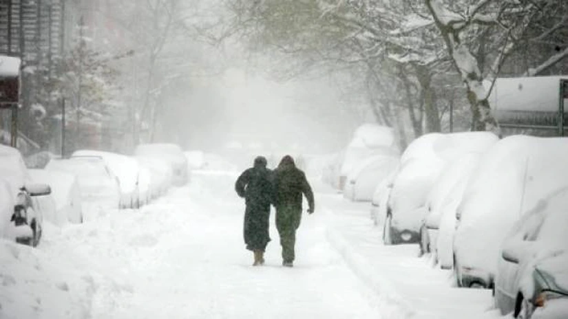 Va ninge mult în România. Alerte Cod galben și Cod portocaliu în majoritatea regiunilor țării, până marți dimineața