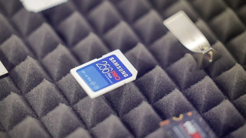 O nouă criză e aproape. Cipurile vitale sunt tot mai scumpe: se profilează o lipsă „istorică” de stocuri