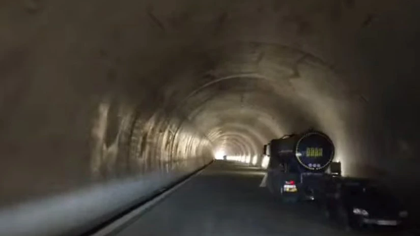 Autostrada A1 Sibiu - Pitești: Primul tunel veritabil de autostradă din România, dotat cu sisteme anti-incendiu