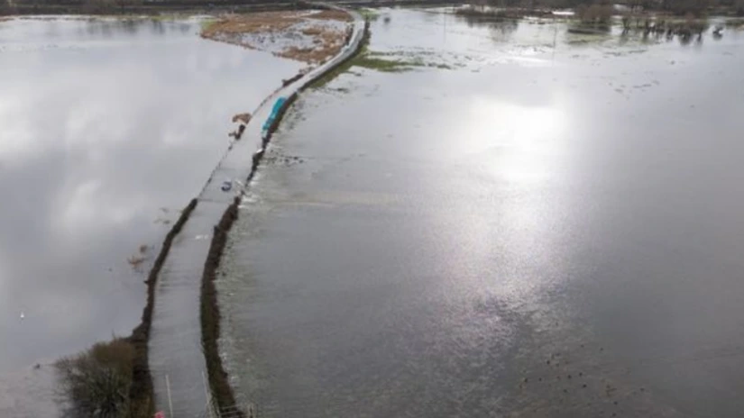 Peste 80 de avertismente de inundații sunt în vigoare în Marea Britanie. Precipitațiile abundente vor continua, potrivit prognozelor