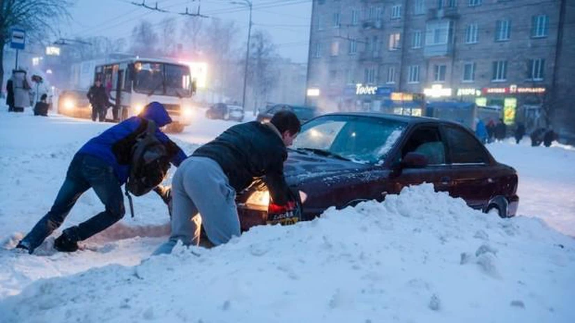 Alertă! Măsuri de urgenţă în România. Fenomene extreme în Bucureşti şi în aproape jumătate de ţară - Lista anunţată de DSU după ce a fost anunţat Cod portocaliu de viscol şi ninsori - Vezi zonele afectate
