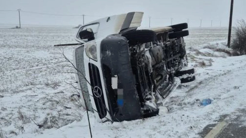 Un microbuz cu 16 oameni s-a răsturnat pe drumul București-Giurgiu. A fost activat planul roșu de intervenție