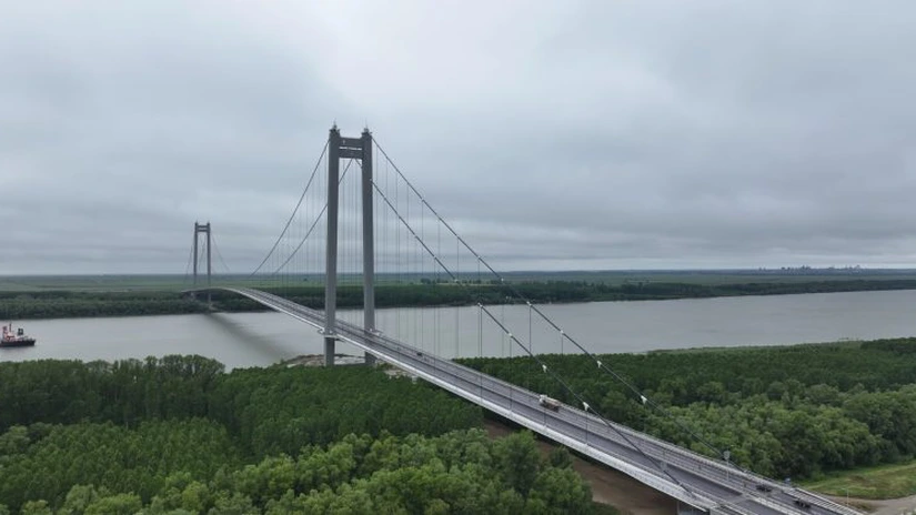 Restricții de circulație la mega-podul de la Brăila. Cât vor dura