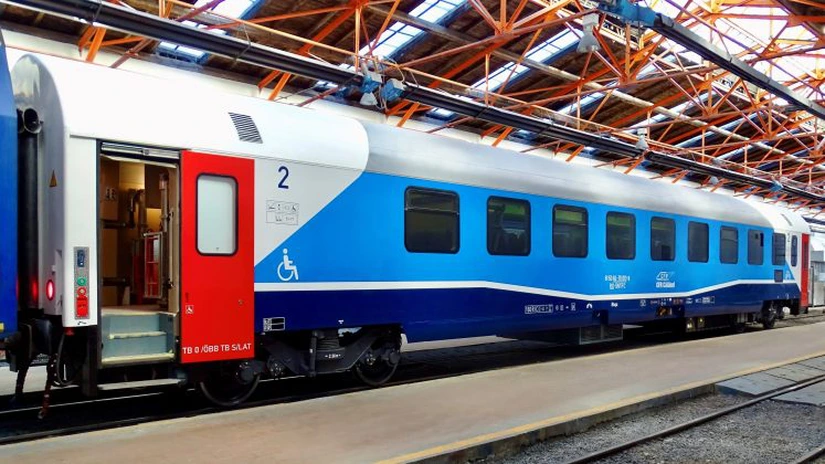 FOTO Al 30-lea vagon de călători modernizat de Electroputere VFU Pașcani prin PNRR urmează să fie predat CFR Călători