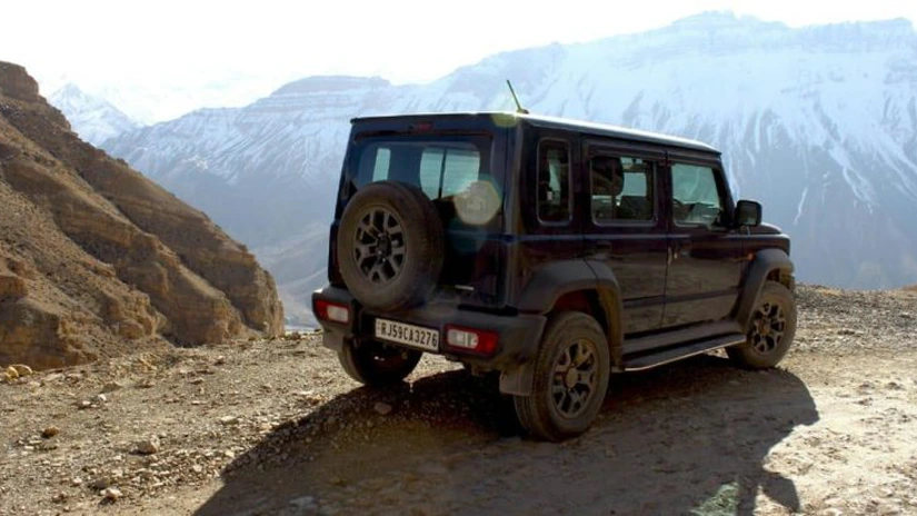 Caroserie pregătită pentru aventură: soluții practice pentru șoferi