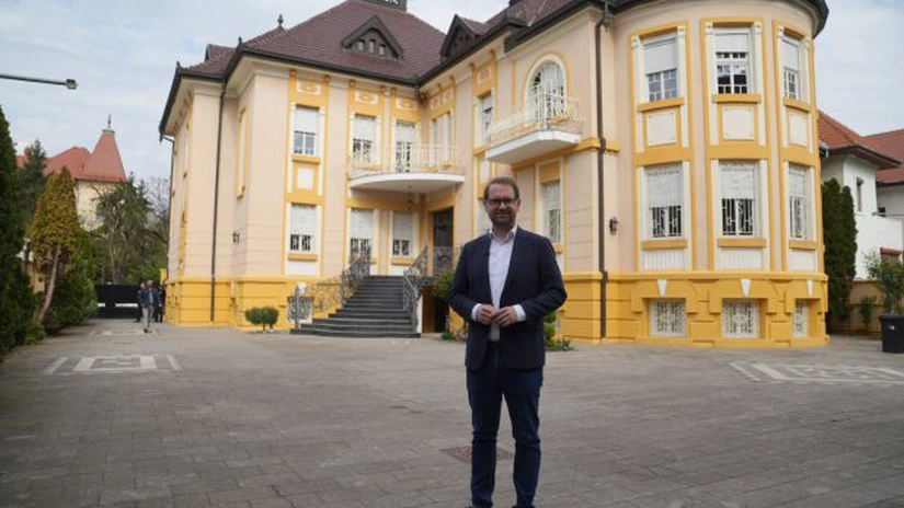 Primăria Timișoara a evacuat cu jandarmii o familie care ocupa ilegal o vilă impozantă de pe bulevardul C.D. Loga, imobil în care va amenaja o grădiniță (VIDEO)
