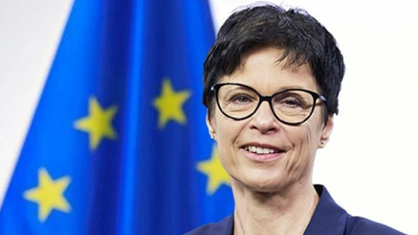 Comisarul european pentru extindere a avertizat ţările din Balcanii Occidentali că ar putea pierde 700 de mil. euro