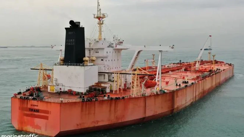 Update: Marina SUA a interceptat un petrolier iranian aflat pe lista de sancțiuni
