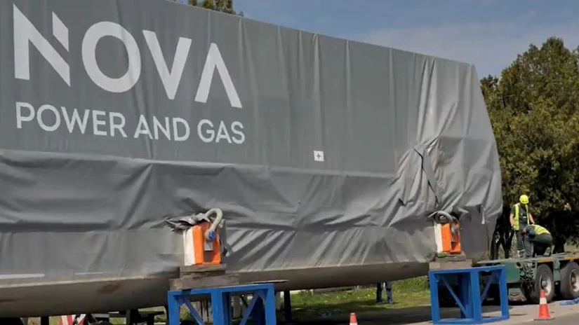 VIDEO O nouă centrală electrică făcută și deținută de români se apropie cu pași repezi de finalizare. Turbinele mari au ajuns pe șantier