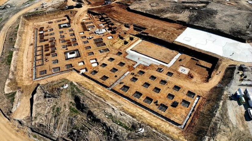 FOTO Primul stadion exclusiv 