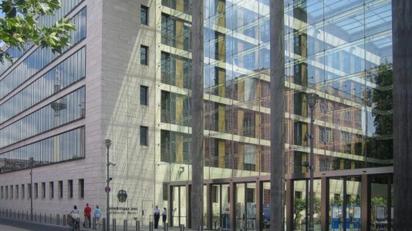 Ministerul german de Externe l-a convocat pe ambasadorul rus, după ce Moscova a avertizat cetățenii străni să părăsească Kievul. Gestul Berlinului a fost imitat și de alte capitale europene