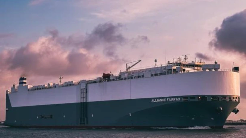 Gigantul Maersk anunţă că una dintre navele sale a părăsit Strâmtoarea Ormuz sub escortă americană