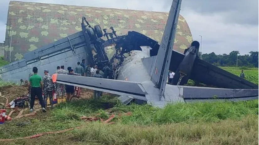 Un avion de fabricație rusească a Armatei Indiene s-a prăbușit la aterizare în nord-estul țării. Cinci militari și-au pierdut viața