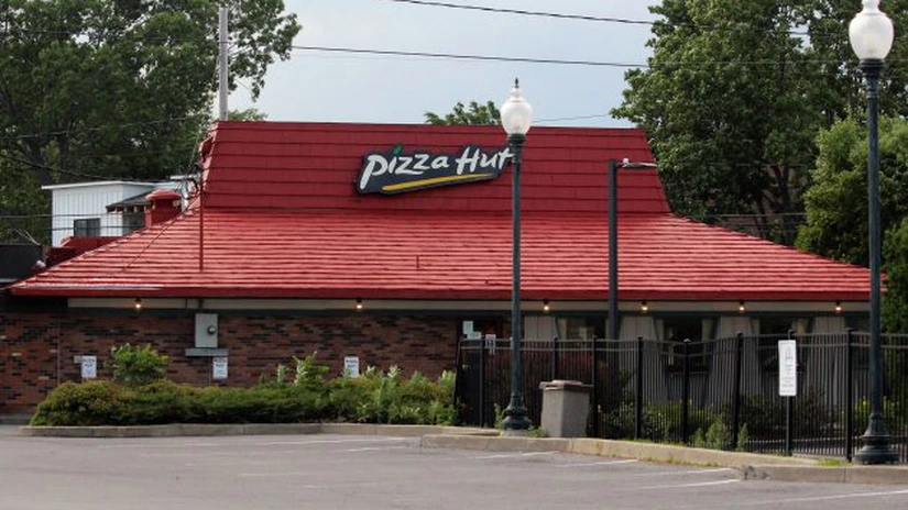 Gigantul Yum Brands vinde lanțul de restaurante Pizza Hut pentru 2,7 miliarde de dolari