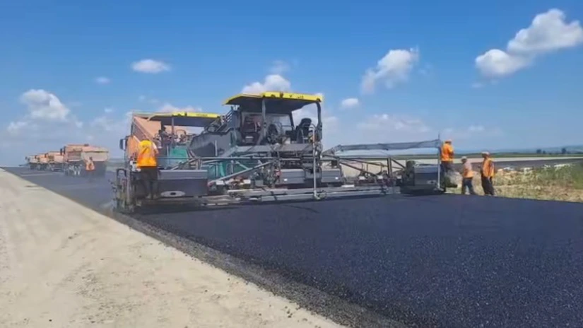 VIDEO Autostrada A7 Bacău - Pașcani: Umbrărescu a ajuns la un stadiu de 51% pe lotul 3, cu primul nod turbion din România