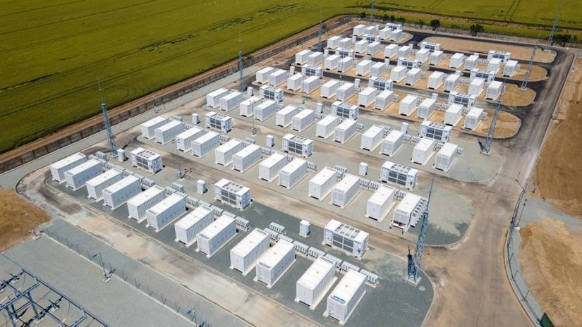 Stocarea energiei crește ca Făt-Frumos: 500 MWh au fost puși în funcțiune în doar două luni. Care sunt acum cele mai mai mari baterii din România