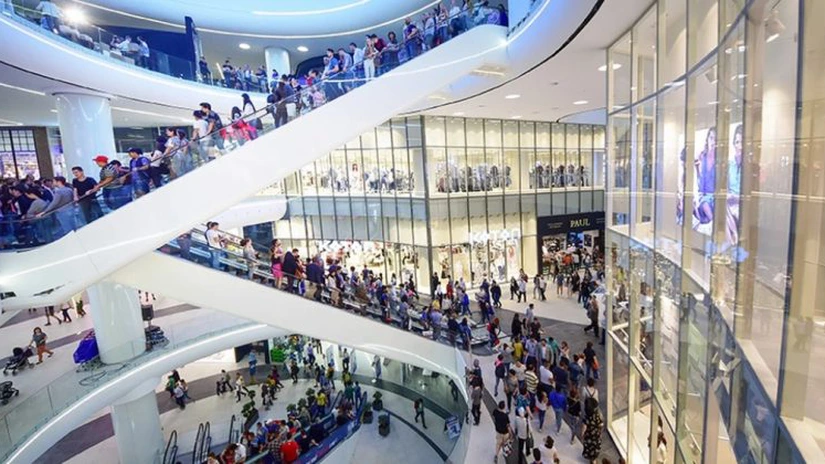 Așa ceva nu s-a mai întâmplat: magazinul pe care bucureștenii l-au vrut înapoi se redeschide oficial în Mega Mall