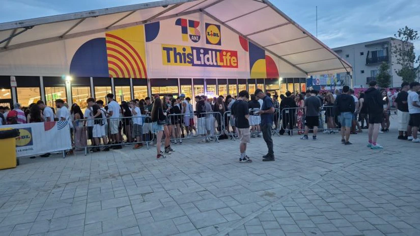 Coadă uriașă la un magazin Lidl din România. Ce se întâmplă
