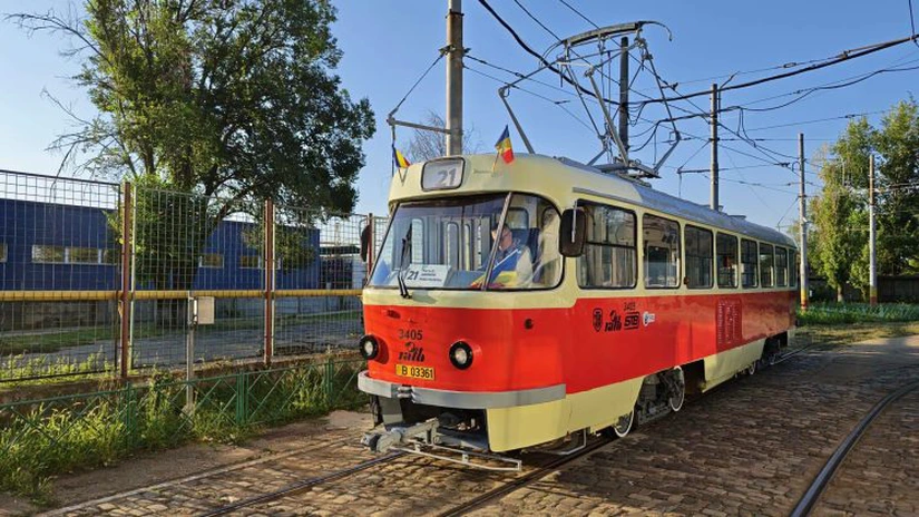 Tramvaiele Tatra, care au circulat 53 de ani prin București, au mers duminică pentru ultima oară