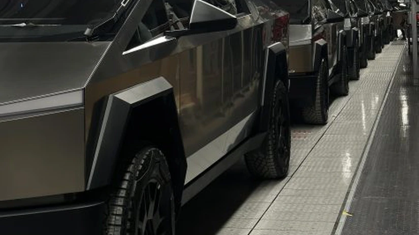 Tesla suferă. Acțiunile gigantului scad după ce a obţinut un profit sub aşteptări în al doilea trimestru din 2026