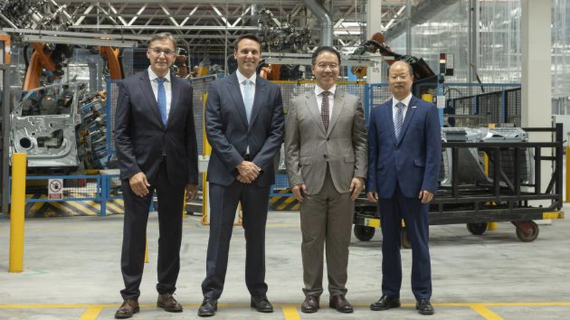 Ford încheie un acord cu chinezii de la Geely pentru uzina de lângă Valencia a grupului american