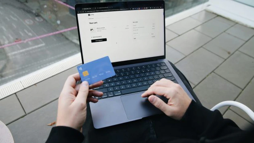 Cum cumpără românii de pe Shein, Temu sau AliExpress, față de unguri, cehi și slovaci - studiu Compari.ro