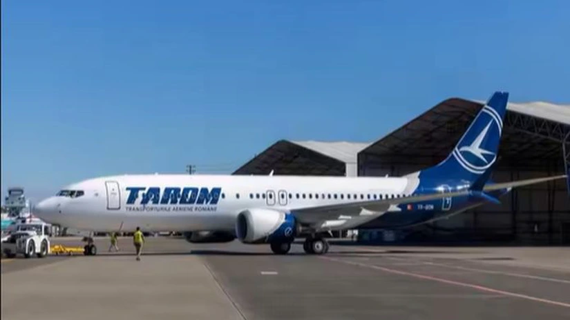 Primul avion dintre cele patru Boeing 737 MAX care vor intra în flota Tarom a primit culorile companiei - VIDEO