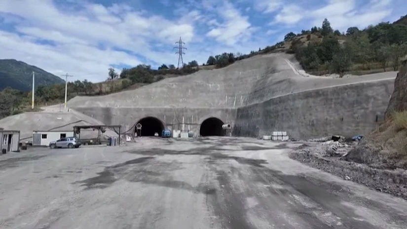 Autostrada A1 Sibiu - Pitești: Stadiul actualizat al lucrărilor la cele trei tuneluri din secțiunea turcilor, realizată 15%