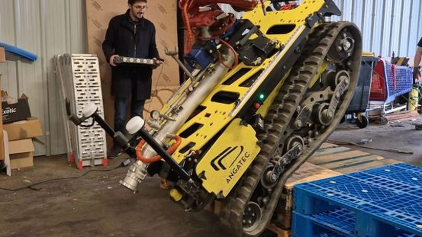 VIDEO. O companie din București a lansat un vehicul robot care poate să doboare drone, să stingă incendii și să lucreze în agricultură