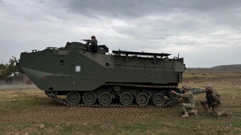 Ambasada SUA la Bucureşti anunță livrarea către România a primelor nouă vehicule amfibii de asalt
