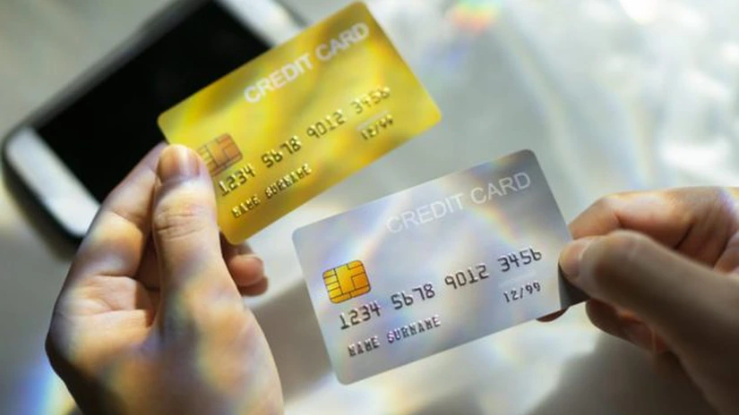 BCR George vs ING Home'Bank vs BT Pay vs Raiffeisen Smart Mobile: ce aplicație bancară alegi?