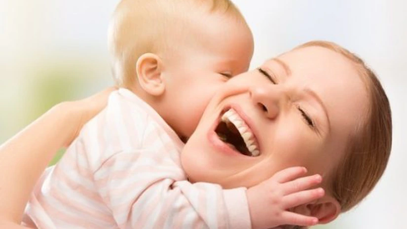 Dispoziţia din lege ce exclude unele femei de la dreptul la concediu şi indemnizaţia de risc maternal este discriminatorie, a anunţat CCR