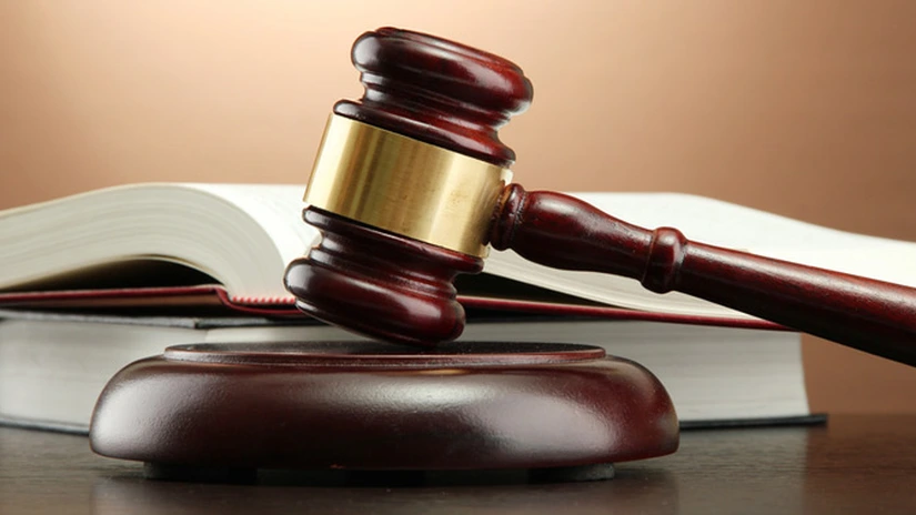 Scandalul momentului - Inspecţia Judiciară controlează dacă deplasarea cu avionul a preşedintelui Tribunalului Constanţa alături de politicieni încalcă normele de conduită