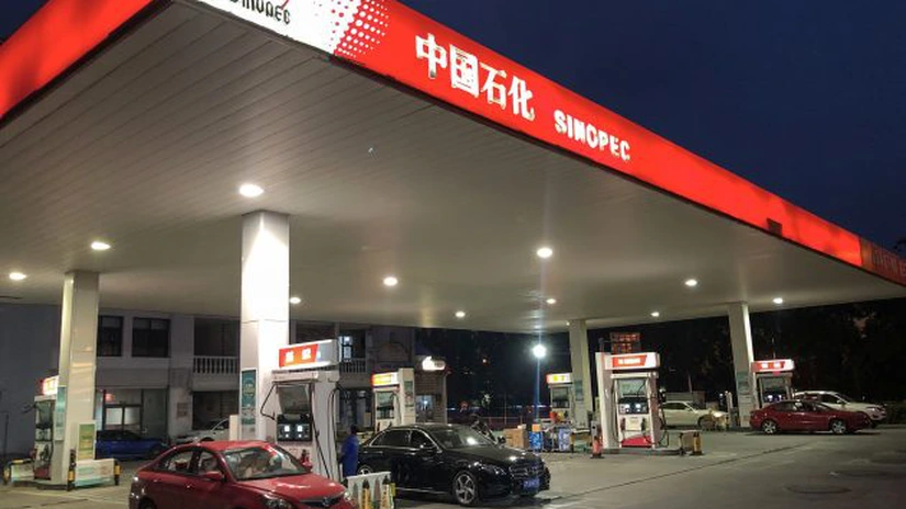 Cotațiile petrolului au crescut cu 2% după ce China a anunțat că-și suspendă exporturile de combustibili