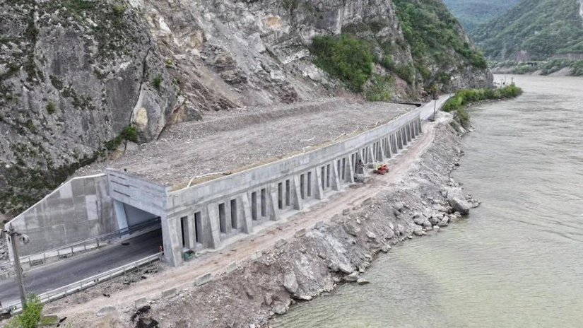 Centura Călimănești: A fost semnat contractul pentru consolidarea DN 7CC. Cât vor dura lucrările