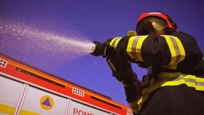 Explozie urmată de incendiu la fabrica de amidon din Medgidia: Elicopterul SMURD, trimis de urgență pentru victime cu arsuri grave